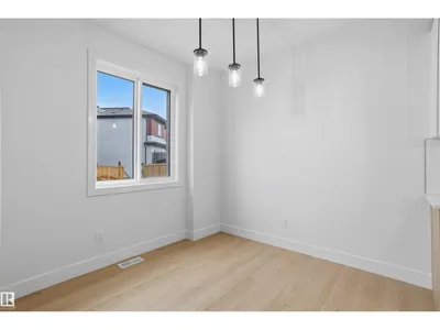 2411 209 ST NW photo 11