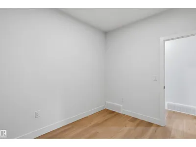 8421 223A ST NW photo 9