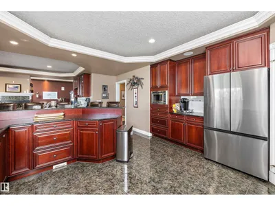 9610 167 ST SW photo 25
