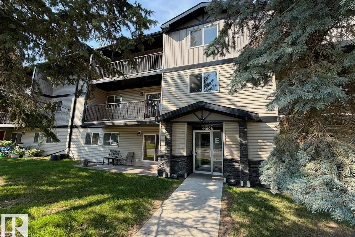 #2 11608 28 AV NW exterior