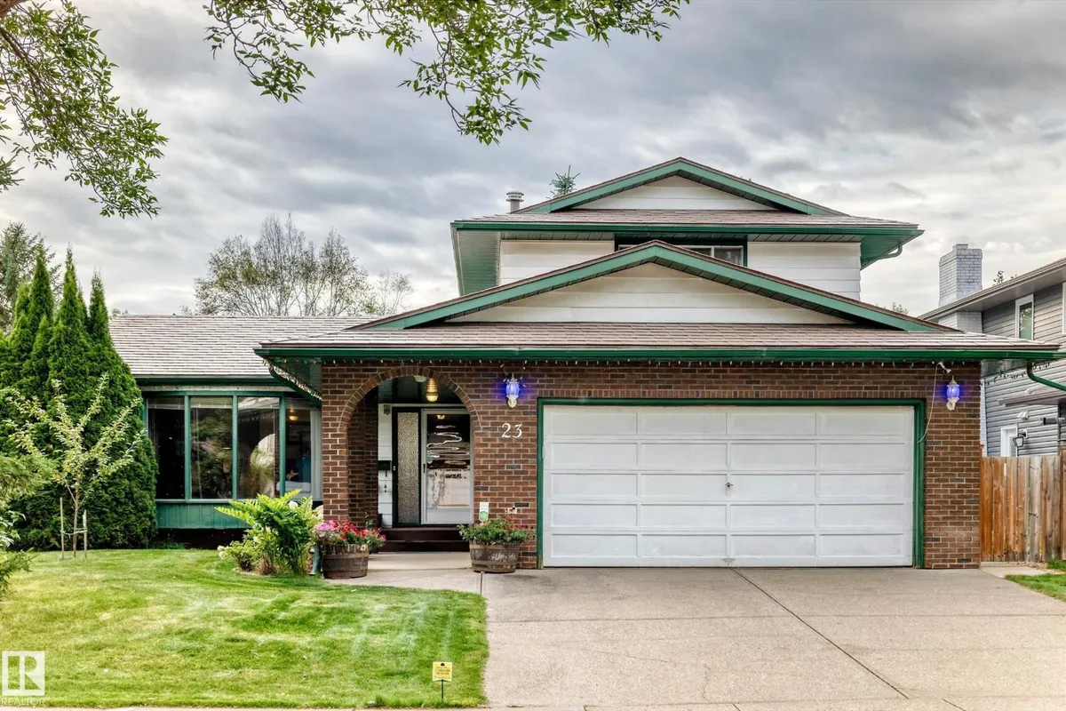 23 WOODLANDS RD exterior