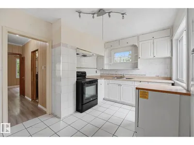 10917 96 ST NW photo 13