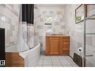 10917 96 ST NW photo 15