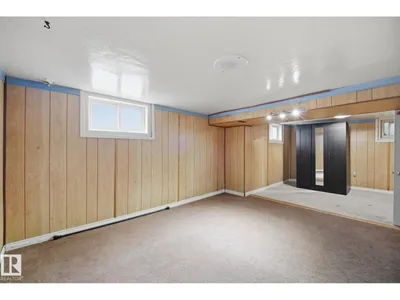 10917 96 ST NW photo 17