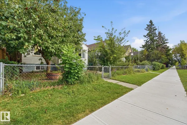 10917 96 ST NW photo 2
