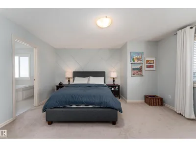 6736 19 AV SW photo 27