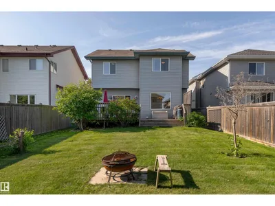 6736 19 AV SW photo 48
