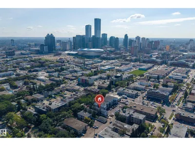 10726 107 ST NW photo 24