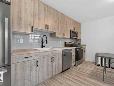 10726 107 ST NW photo 4