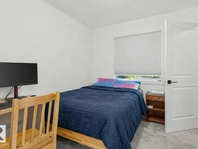 10726 107 ST NW photo 6