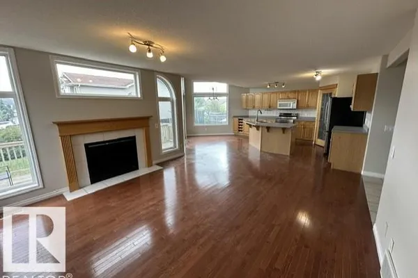 201 FOXBORO CV photo 2