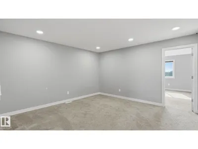 3004 9 ST NW photo 16