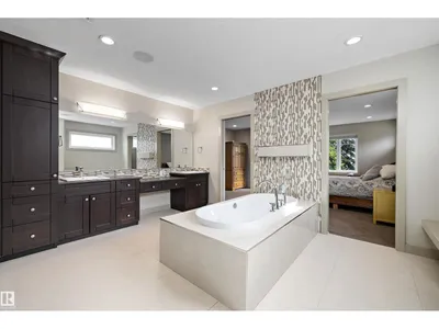 11534 122 ST NW photo 28