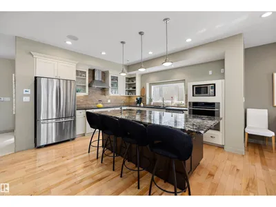 11534 122 ST NW photo 15