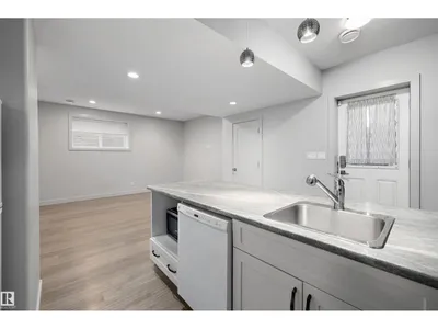 11534 122 ST NW photo 49
