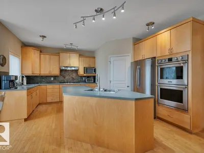739 HALIBURTON CR NW photo 14