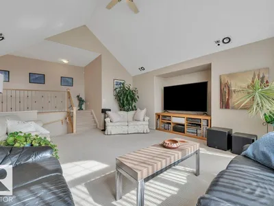 739 HALIBURTON CR NW photo 32