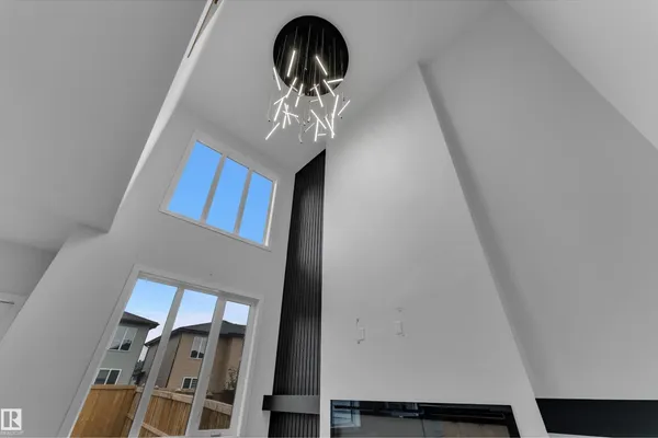 3615 42 AV photo 3