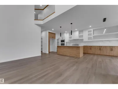 3615 42 AV photo 19