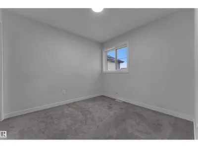 3615 42 AV photo 29