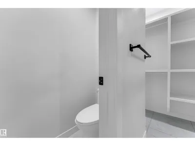3615 42 AV photo 41