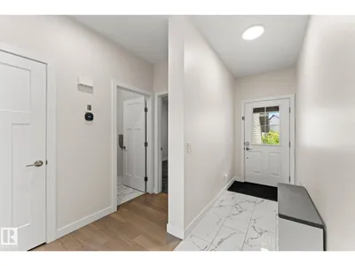 22373 92A AV NW photo 5