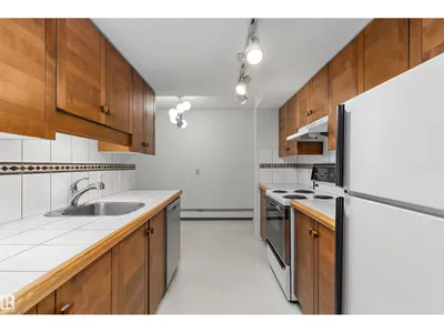#1201 8220 JASPER AV NW photo 6
