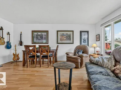 11131 35A AV NW photo 10