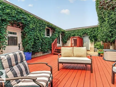 11131 35A AV NW photo 7