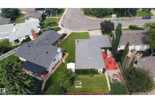 11131 35A AV NW photo 3