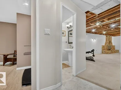 11131 35A AV NW photo 35