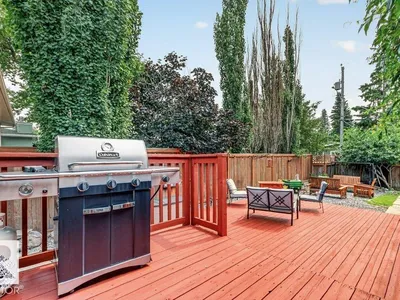 11131 35A AV NW photo 43