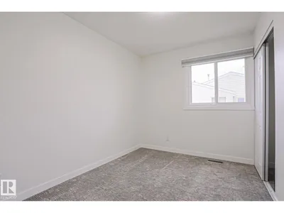 238 PRIMROSE GARDENS GD NW photo 35