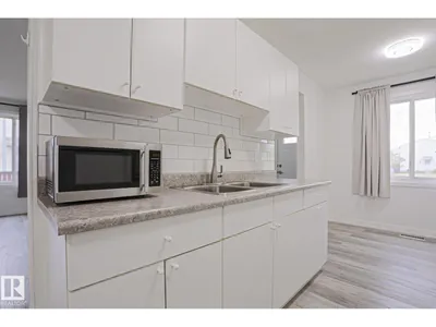 238 PRIMROSE GARDENS GD NW photo 6