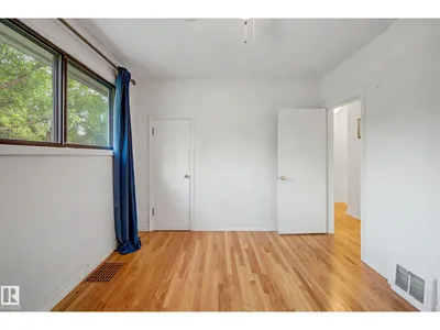 10830 138 ST NW photo 19