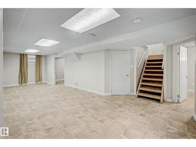 10830 138 ST NW photo 22