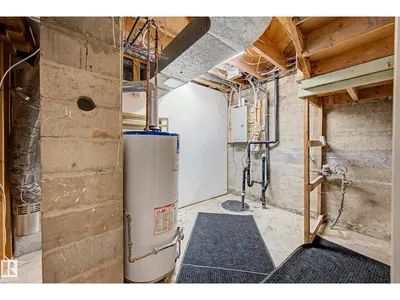 10830 138 ST NW photo 31