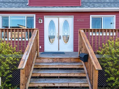 10532 157 ST NW photo 4