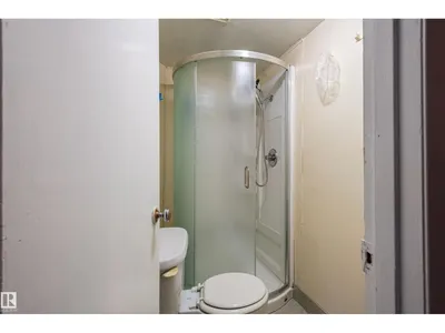 10532 157 ST NW photo 39