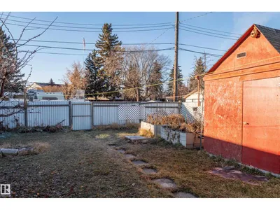 10532 157 ST NW photo 43