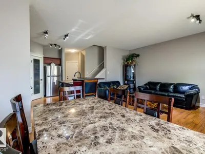 11612 17 AV SW photo 16