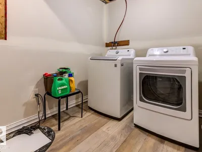 11612 17 AV SW photo 52