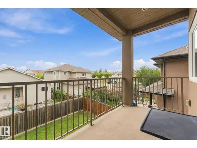 4 LAKESHORE CV photo 26