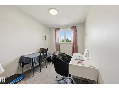 5677 137 AV NW photo 21