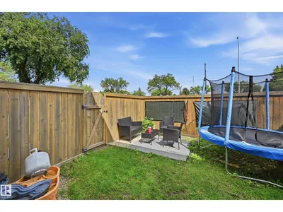 5677 137 AV NW photo 23