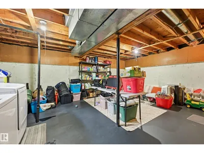 5677 137 AV NW photo 27