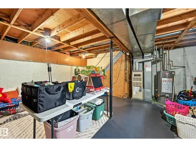 5677 137 AV NW photo 28