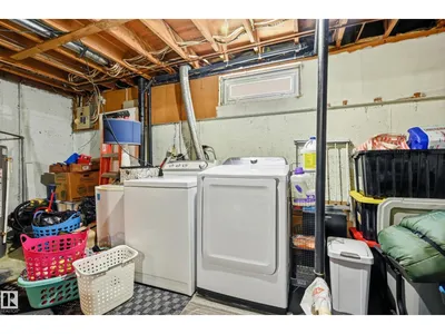 5677 137 AV NW photo 29