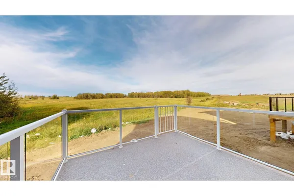4608 17 AV SW photo 2