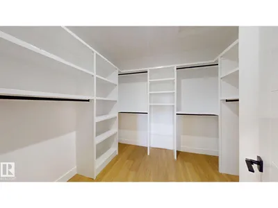 4608 17 AV SW photo 26
